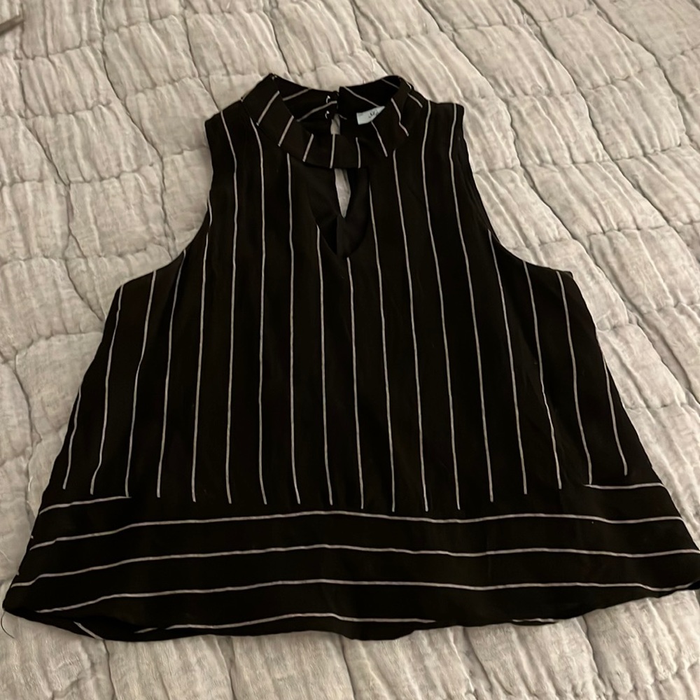 Black and white medium tank